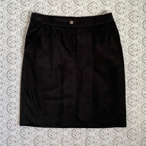 Dresses & Skirts - 🖤Black Cord Skirt